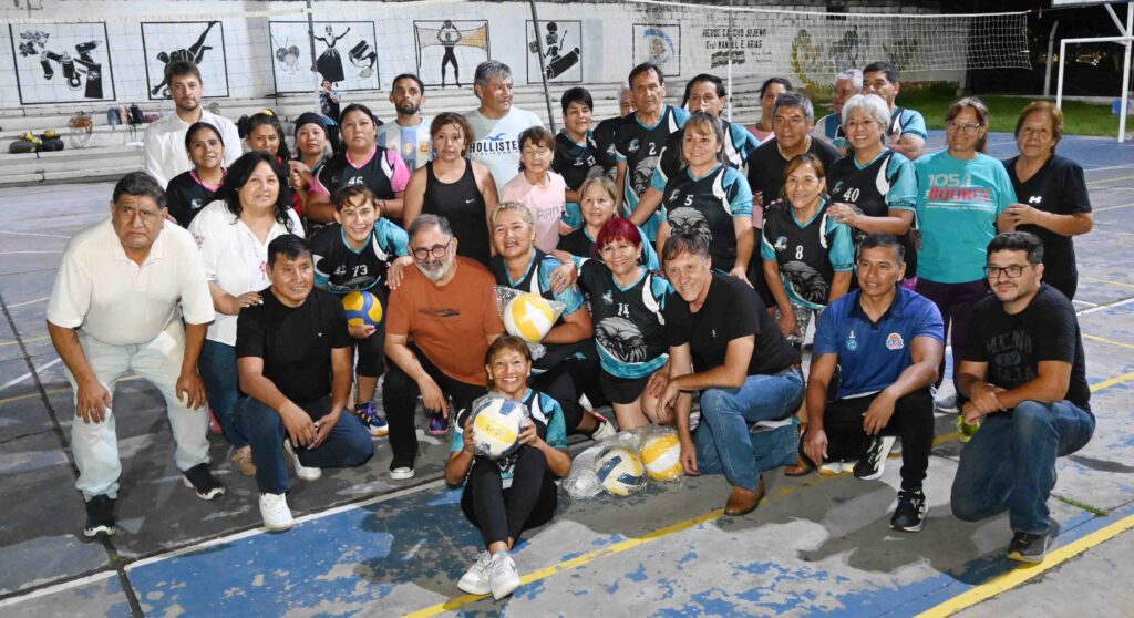 entrega-material-deportivo-CPV-kenedy-1024x558